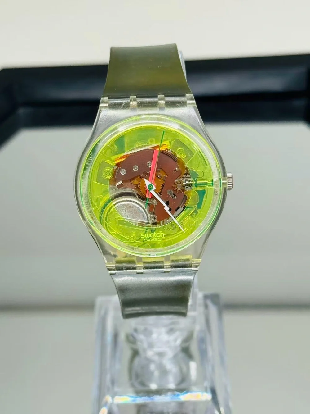 Vintage Swatch Women’s Watch Green Transparent Dial Quartz 30mm New Battery Runs